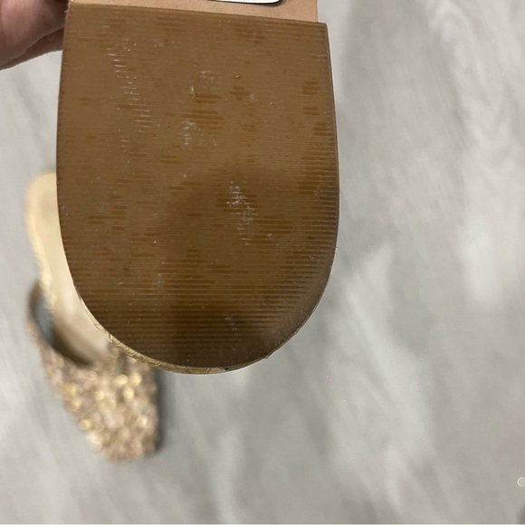 Vince Camuto Very Confortable Sandal’s Size 71/2 Used in great condition - Picture 3 of 3